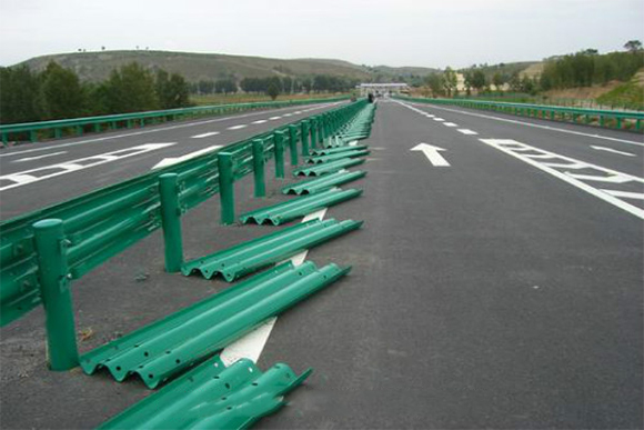 宣城波形护栏的维护与管理确保道路安全的关键步骤